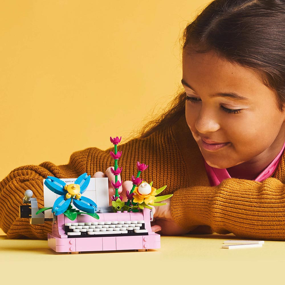 Máquina de Escribir con Flores