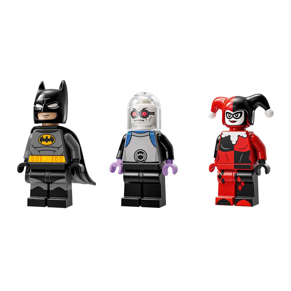 Batman™ con Batimóvil vs. Harley Quinn™ y Mr. Freeze™